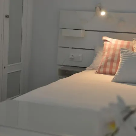 Feriehus White Serenity Playa Honda (Lanzarote)