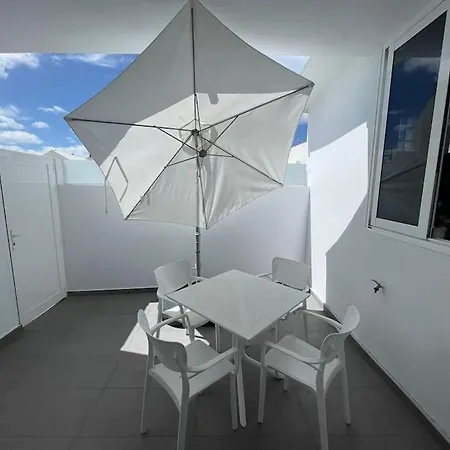 White Serenity Apartamento Playa Honda (Lanzarote)