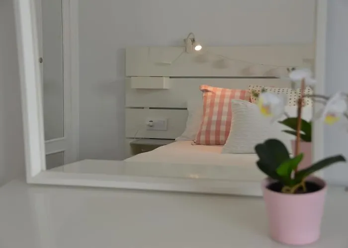 White Serenity * Playa Honda (Lanzarote)